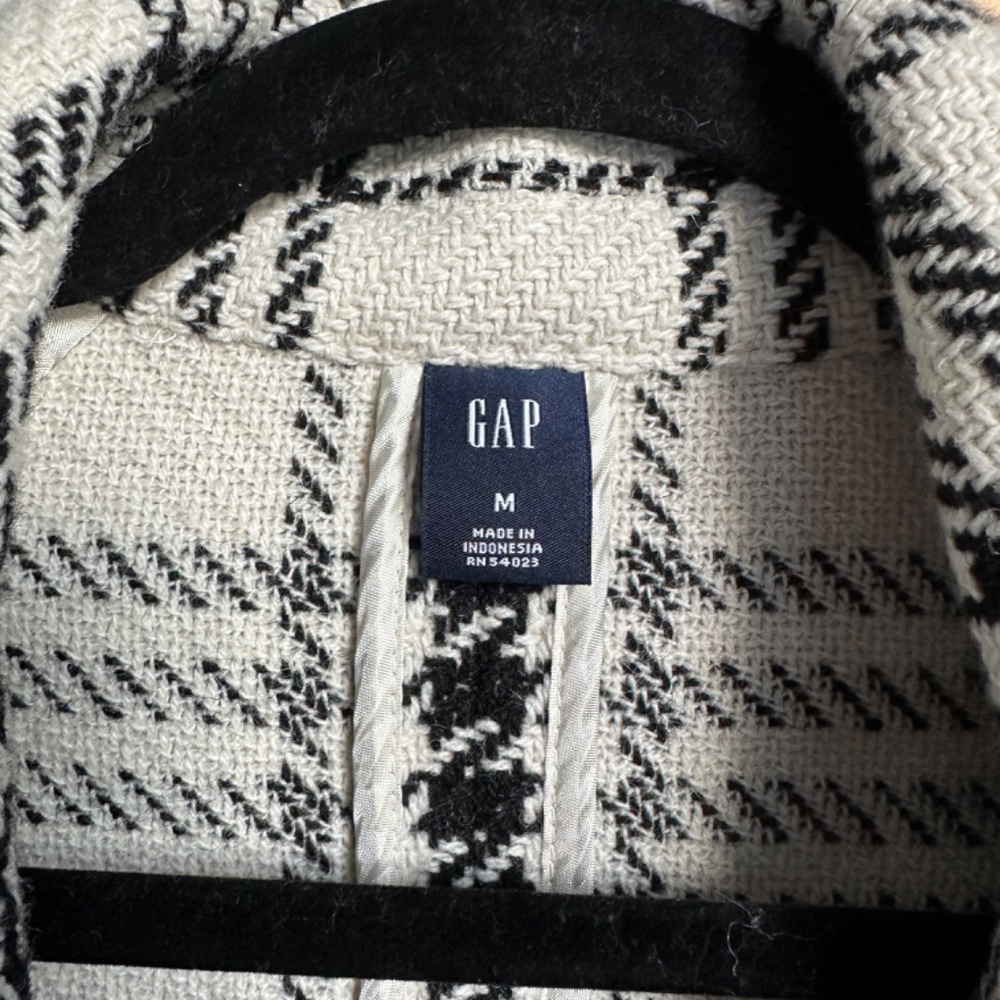 Gap Jacket - Picture 4 of 5